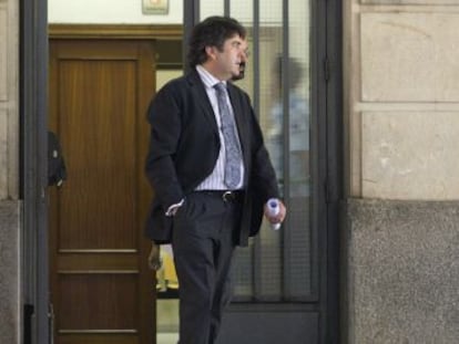 El abogado del PP Luis Garc&iacute;a Navarro, en los juzgados sevillanos.