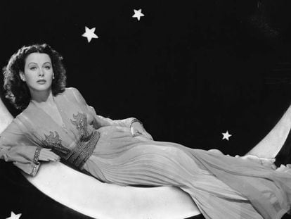 Hedy Lamarr en 1943 en el rodaje del film Mundo celestial (The havenly body).