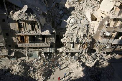 Una casa bombardeada en las inmediaciones de Alepo (Siria).