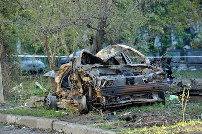 Un vehículo destruido por las tropas rusas en Zaporiyia este jueves.