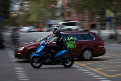 En la imagen, un rider de Uber Eats en Barcelona en 2020.