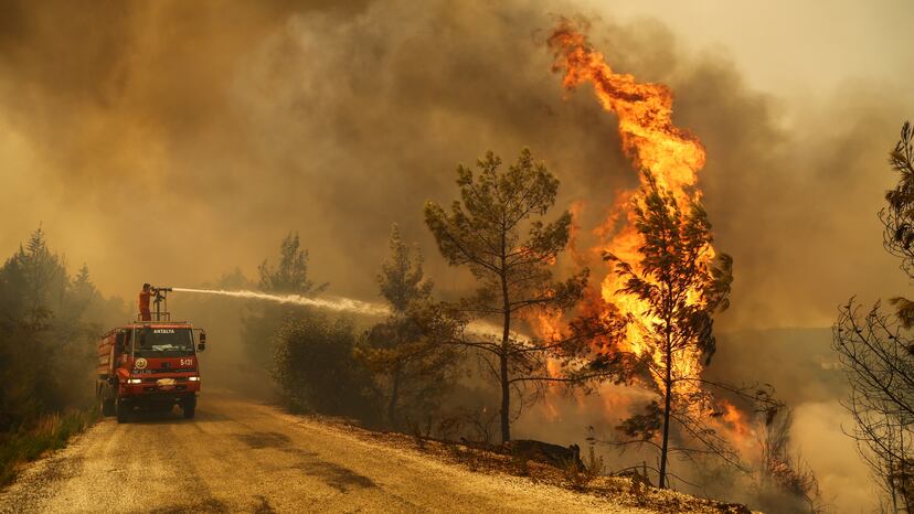 Al Menos Cuatro Muertos En Decenas De Incendios Forestales En Turquia Internacional El Pais