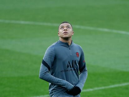 Kylian Mbappé, este martes en un entrenamiento en el Santiago Bernabéu.