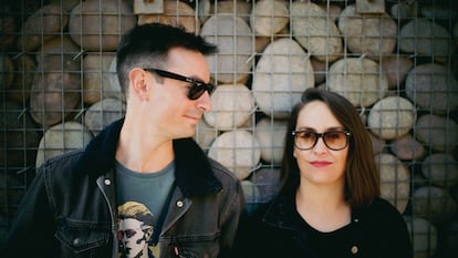 Martín Cruz y Catalina May, creadores del 'podcast' de periodismo narrativo 'Las raras', ganador de uno de los Premios Ondas Globales del Podcast.