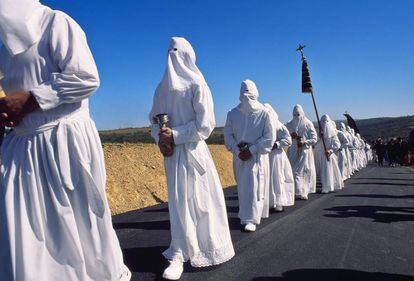 Desfile de nazarenos en Zamora.