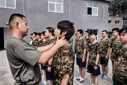Una imagen del Daxing Internet Addiction Treatment Centre, en China, donde los reclutas son desintoxicados de Internet con disciplina militar.