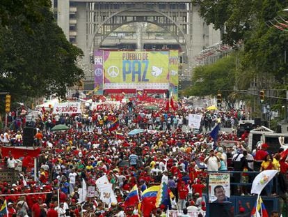Simpatizantes del presidente Maduro, en la marcha de este sábado