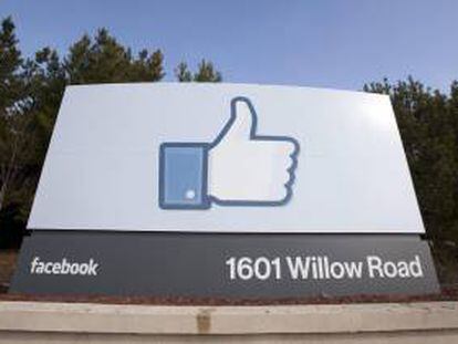Facebook, que presenta resultados por primera vez desde su salida a bolsa en mayo, obtuvo una pérdida de 743 millones de dólares, frente a los 407 millones de beneficio de hace un año. EFE/Archivo