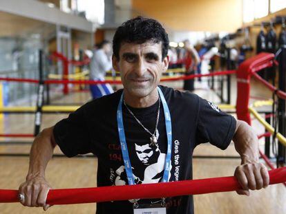 El boxador Lahcene Zemmouri, voluntari als Mediterranis.