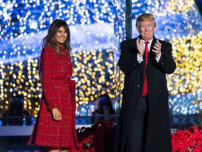 El presidente de EE UU inaugura la época navideña y hace un llamamiento a la unidad frente a un centenar de personas