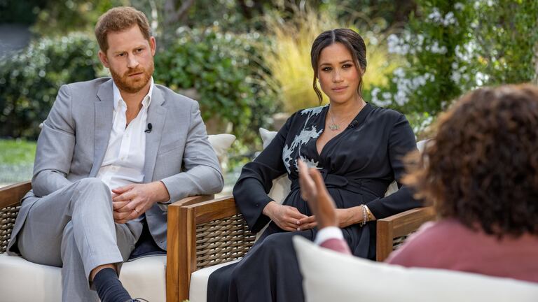 Entrevista con Oprah: Meghan Markle revela que pensó en el suicidio y que  en Buckingham preocupaba el color de piel de su hijo | Gente | EL PAÍS