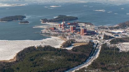 Vista aérea de la central nuclear de Olkiluoto (Finlandia), ya con el nuevo reactor incorporado al complejo.