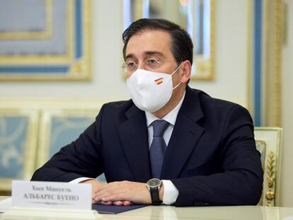 José Manuel Albares, ministro de Exteriores, durante su visita a Ucrania, el pasado 9 de febrero.