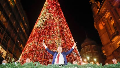 El alcalde de Vigo, Abel Caballero, durante la fiesta de inauguración del alumbrado de la ciudad en noviembre de 2021.  