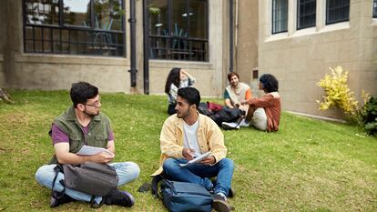 Estudiantes universitarios en Chile, en una ilustración fotográfica.