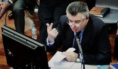 El exasesor del Ayuntamiento de Marbella (Málaga) Juan Antonio Roca durante una declaración en el juicio por el "caso Malaya" en 2011.