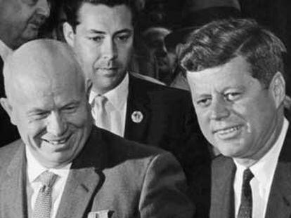John Fitzgerald Kennedy y Nikita Kruschev, durante su encuentro en Viena en junio de 1961.
