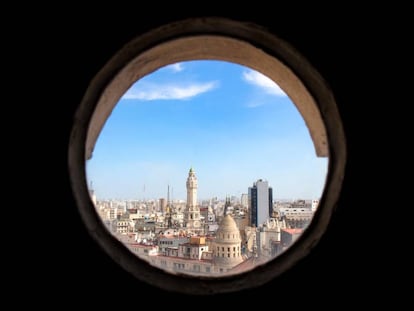 Vista del centro de Buenos Aires desde lo alto de la Galería Güemes. 