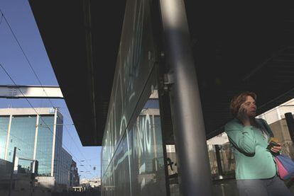 El uso de la <i>acción de oro </i>en la venta de Vivo, filial de Portugal Telecom, cuestiona el límite entre
lo público y lo privado.