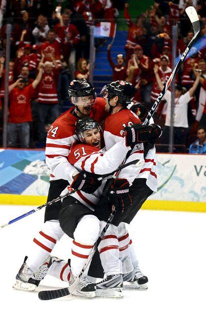 Los canadienses festejan su pase a la final.