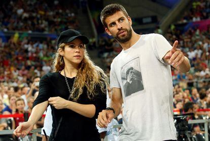 Shakira y Gerard Pique en los cuartos de final de la copa del mundo de baloncesto que enfrentó en Barcelona a EE UU contra Eslovenia, en septiembre de 2014.