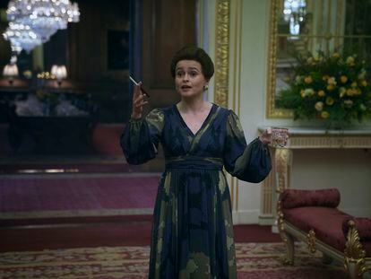Helena Bonham Carter como la princesa Margarita en la cuarta temporada de 'The Crown'.