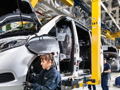 Mercedes-Benz vuelve a reducir la producción del centro de Vitoria