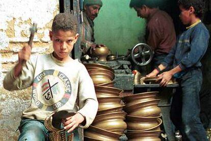 Miles de niños trabajan en Marruecos a la vista de todos, como este de Marraquech.
