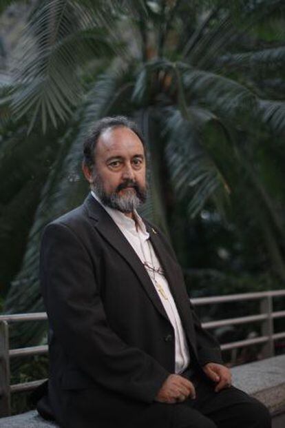 Juan José Aguirre, obispo de Bangassou (República Centroafricana) en la estación de Atocha de Madrid.