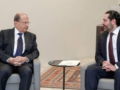 El presidente libanés, Michel Aoun (izquieda), y el primer ministro Saad Hariri, este jueves en Beirut.