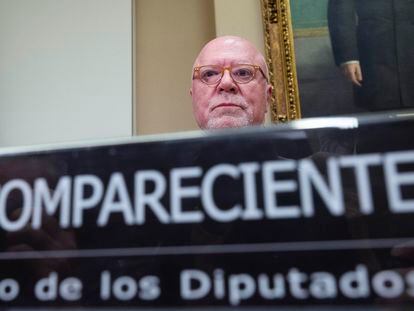 El comisario jubilado José Manuel Villarejo comparece durante una comisión de Investigación en el Congreso de los Diputados, el 10 de mayo.