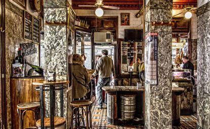 Interior del bar Stop Madrid, en la madrileña calle Hortaleza.