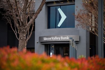 Silicon Valley Bank headquarters in Santa Clara, California, US, on Thursday, March 9, 2023. SVB Financial Group bonds are plunging alongside its shares after the company moved to shore up capital after losses on its securities portfolio and a slowdown in funding. Photographer: David Paul Morris/Bloomberg