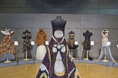 Algunos de los vestidos de "Verduras de Moda" expuestos en el Museo del Traje.