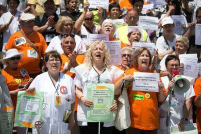 Concentraci&oacute;n de trabajadores y usuarios del Hospital de la Vall d&#039;Hebron en 2014.