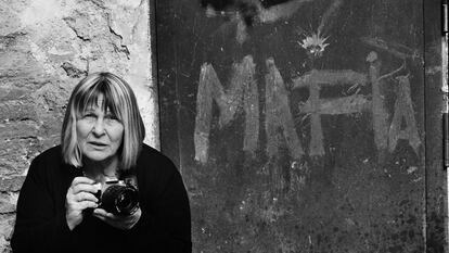 Letizia Battaglia en una imagen del documental 'La fotógrafa de la Mafia'.