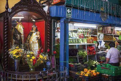 El mercado del barrio de Surquillo no tiene nada que envidiar a La Boquería o al Mercado de San Miguel. Es el lugar de moda para departir con los amigos mientras se apuran las compras
