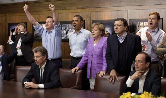 Cameron celebra el gol del Chelsea ante Obama, Merkel y Barroso.