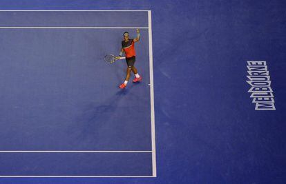 El tenista español Rafael Nadal celebra la victoria ante el suizo Roger Federer tras el partido de semifinales.