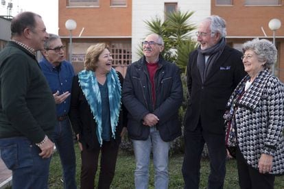 Miembros de la Asociación Abante Jubilar Sevilla planifican un proyecto de 'cohousing'.