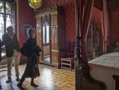 El dormitorio de Antoni Amatller recibiendo las primeras visitas.