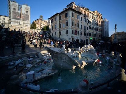 Estado de la plaza de España en Roma después de los disturbios de la semana pasada.