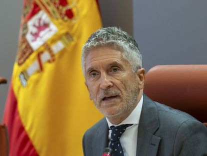 El ministro del Interior en funciones, Fernando Grande-Marlaska, durante el acto de este lunes en Madrid en el que ha presentado el balance provisional de siniestros mortales ocurridos este verano.