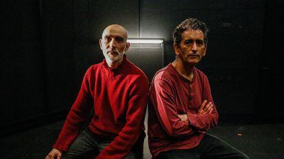 Juan Mayorga (a la derecha) y Alfredo Sanzol, en el teatro María Guerrero de Madrid.