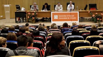 Los directores de colegios p&uacute;blicos de la provincia de Alicante reunidos en asamblea.