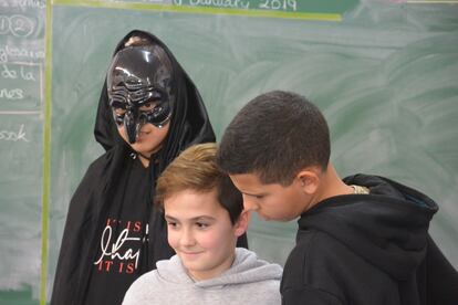 El grupo se cohesiona y mejora su convivencia (así como sus relaciones y vínculos) después del proceso teatral.