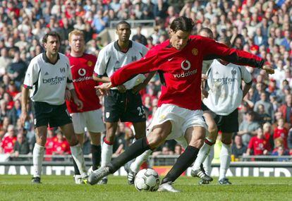 En 2001 fué presentado como fichado por el Manchester United.