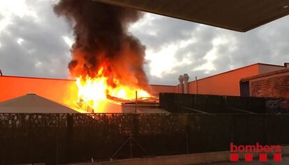 Incendio en el club Paradise de La Jonquera (Girona).