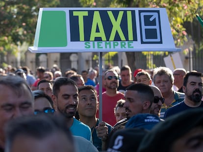 Protesta de taxistas en Sevilla el 28 de septiembre de 2022.