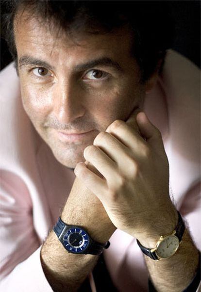 Xavier Sala i Martín, con sus dos relojes.